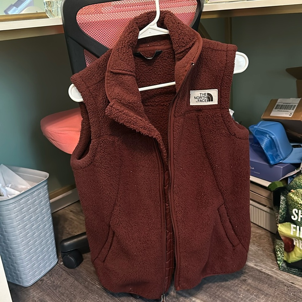 Burgundy north face zip up vest women’s size M